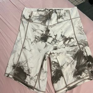 Balance Athletica Biker shorts - grey tie-dye